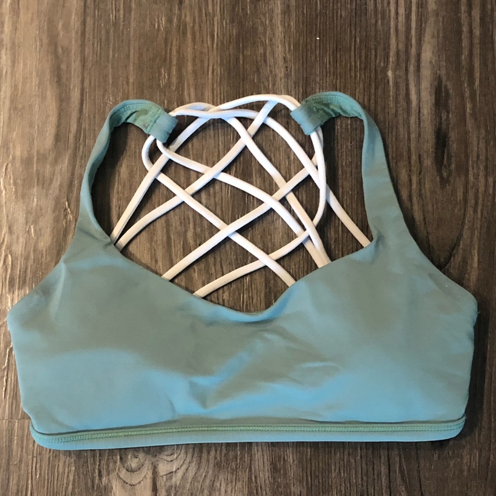 Lululemon Free to Be Bra Sz 6